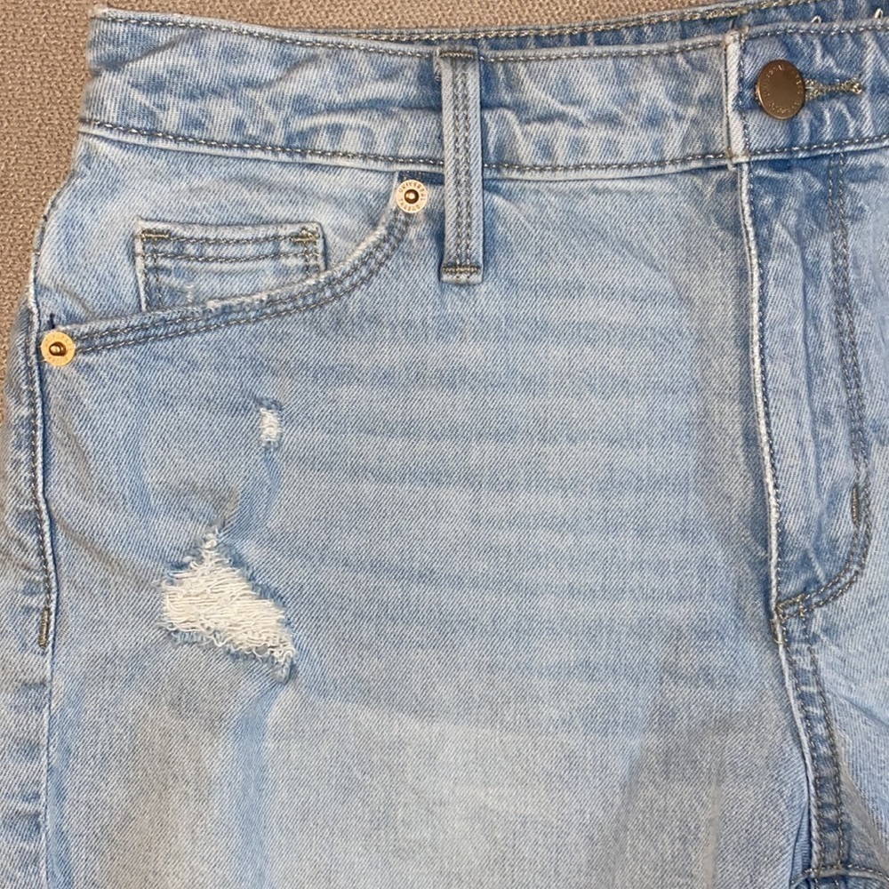 UNIVERSAL Thread Jean shorts Size 2 - Picture 3 of 10